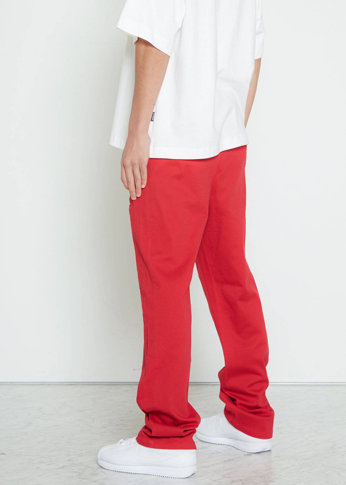 Konus Men's Baggy Chino Pants in Red