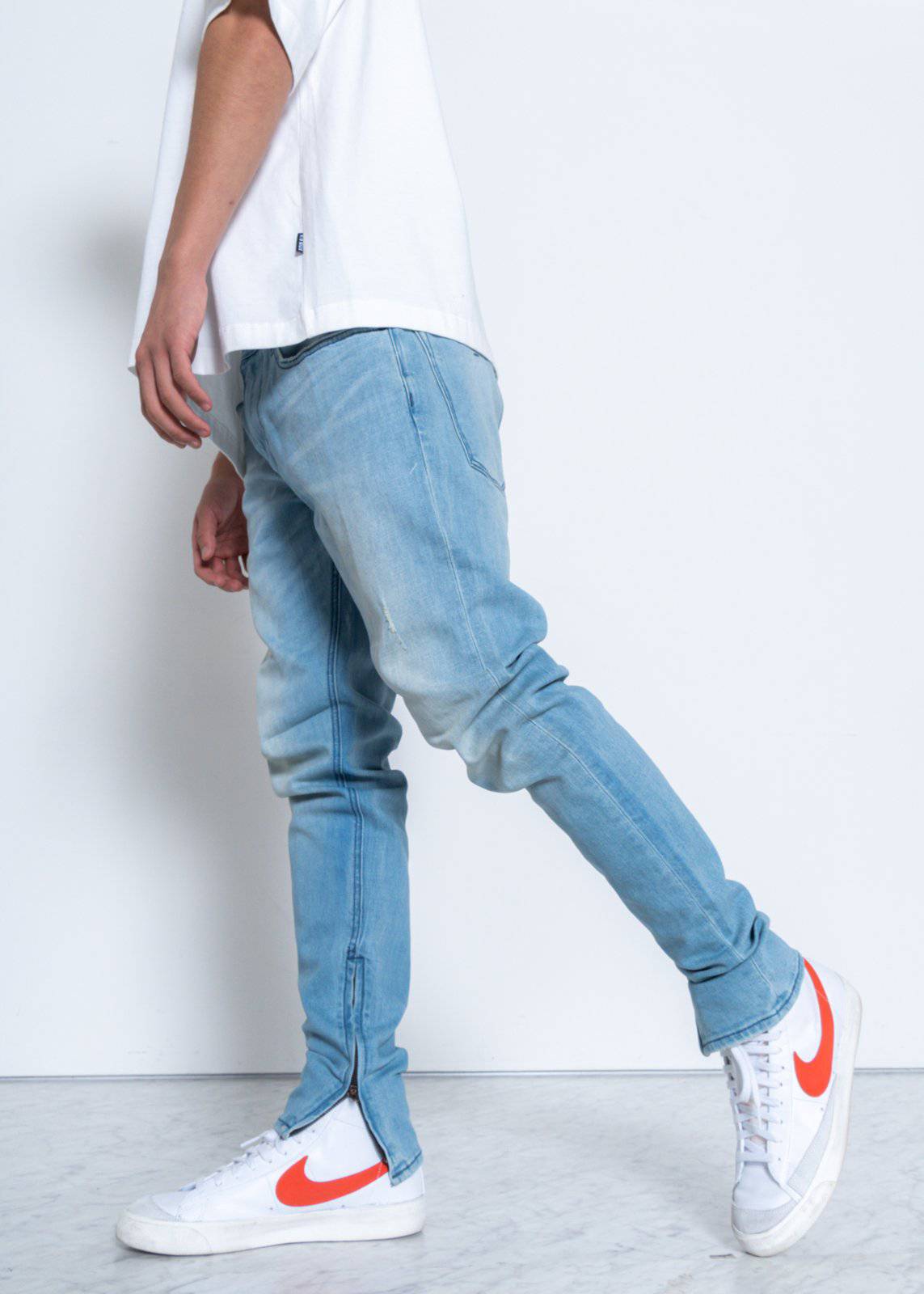 “No Fixin” Me” Light Washed Denim