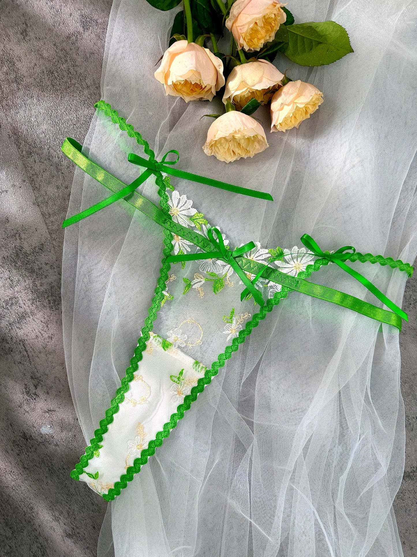 Lovely Daisy Lace Lingerie Set