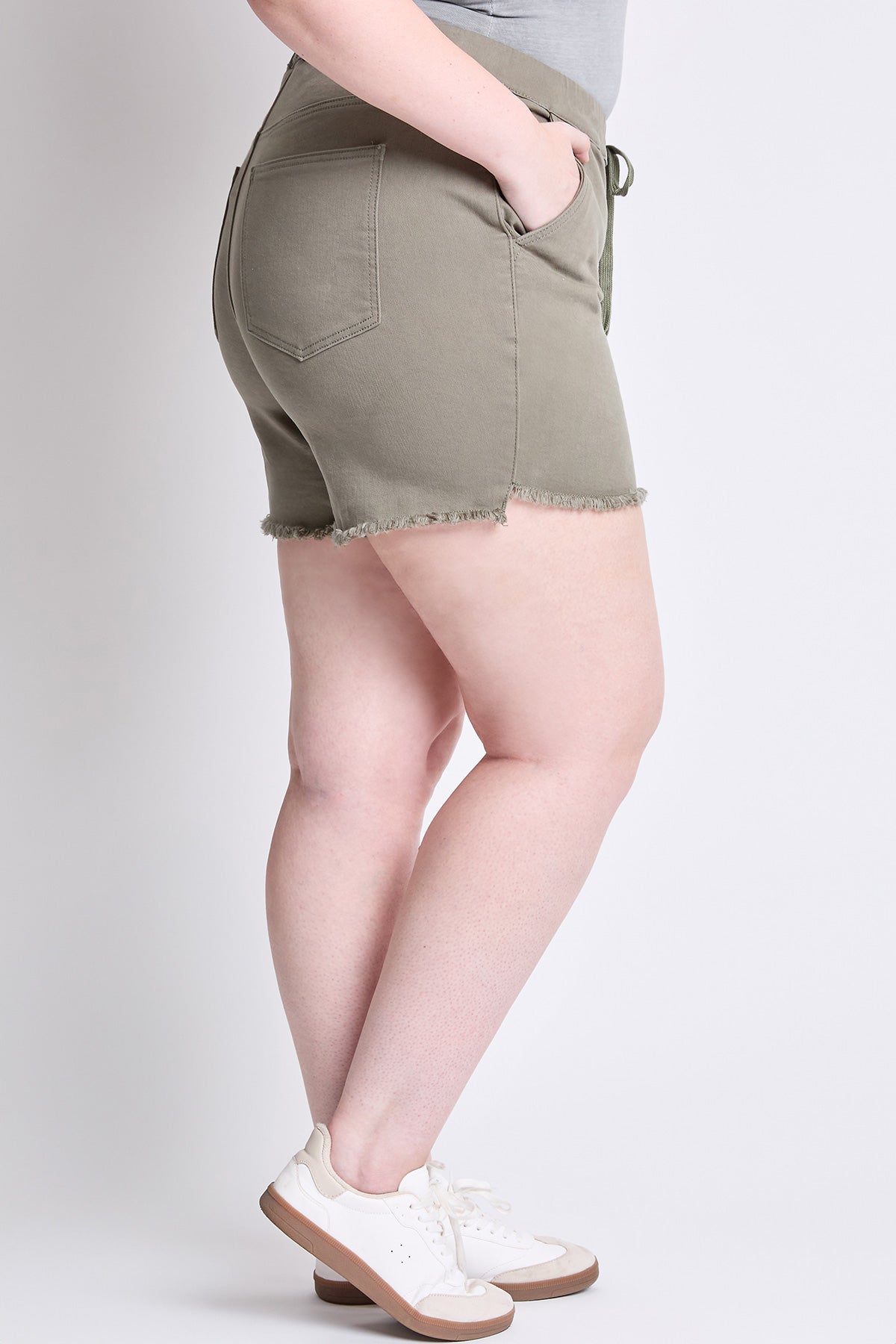 Frayed Hem Pull-on Shorts