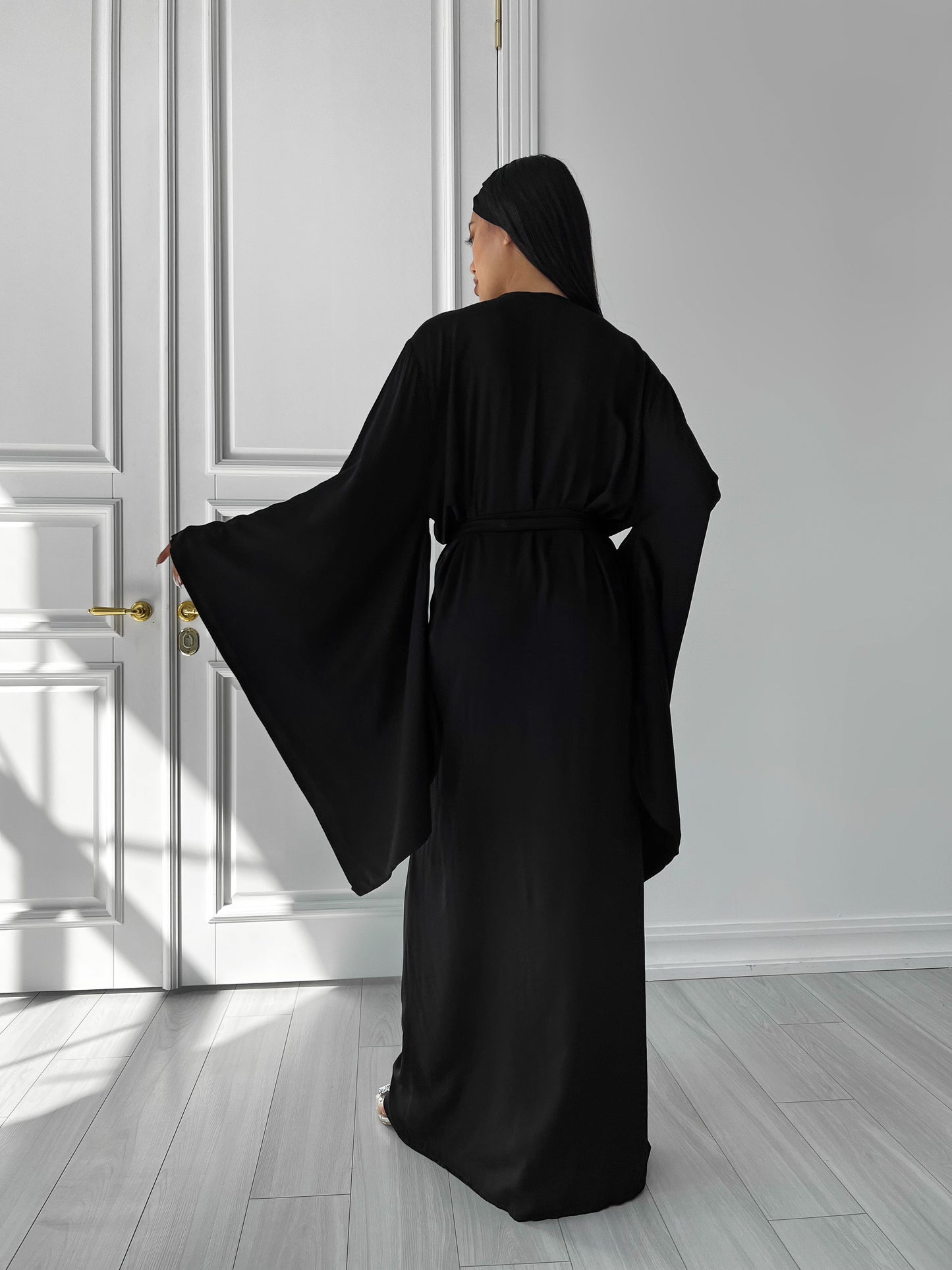 Kimono Viscose Long Robe in Black with pockets