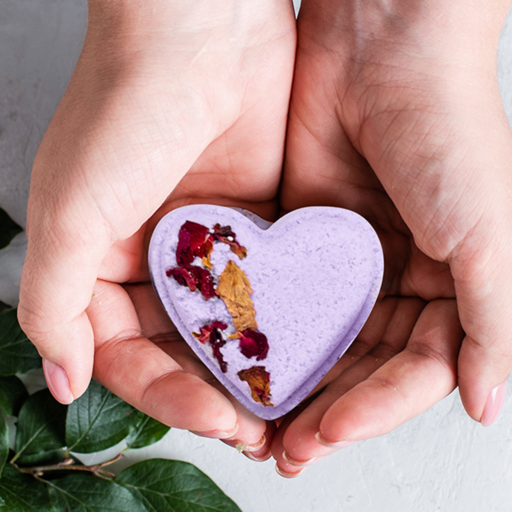 CBD - 8 Bath bombs set - perfect for a relaxing Valentine's day bath