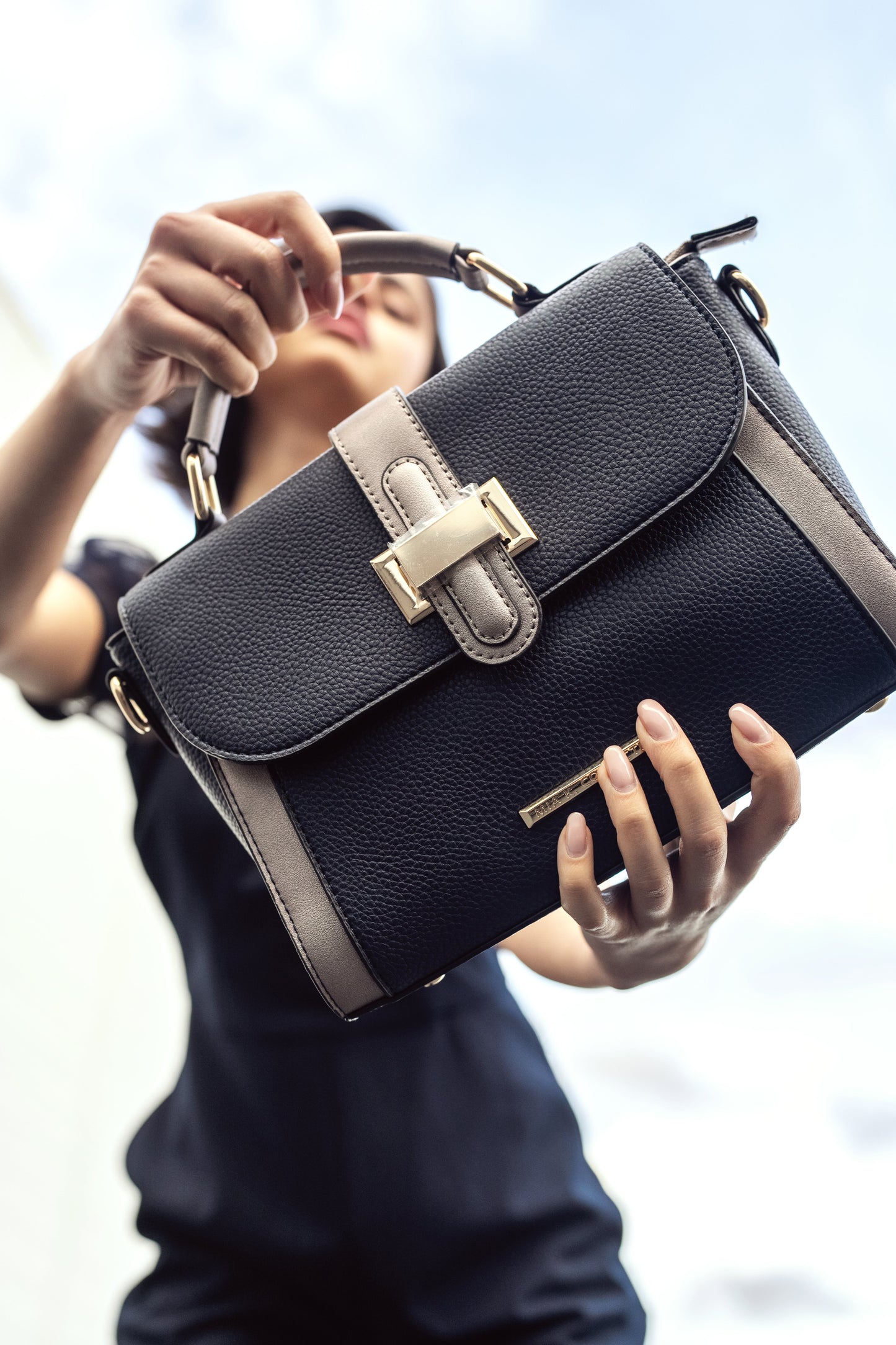 Willa Shoulder Bag