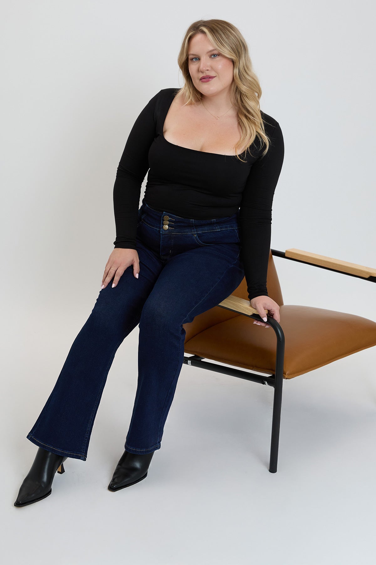 3-Button Bootcut Jeans