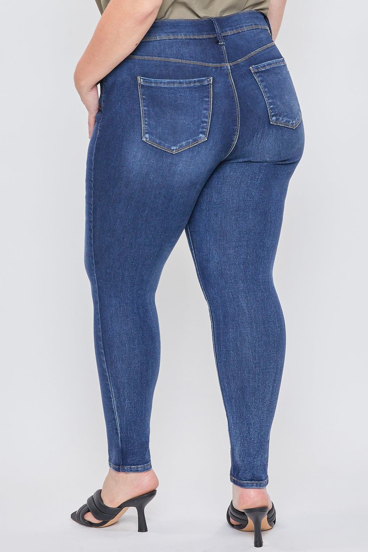 Essential High Rise Skinny Jean