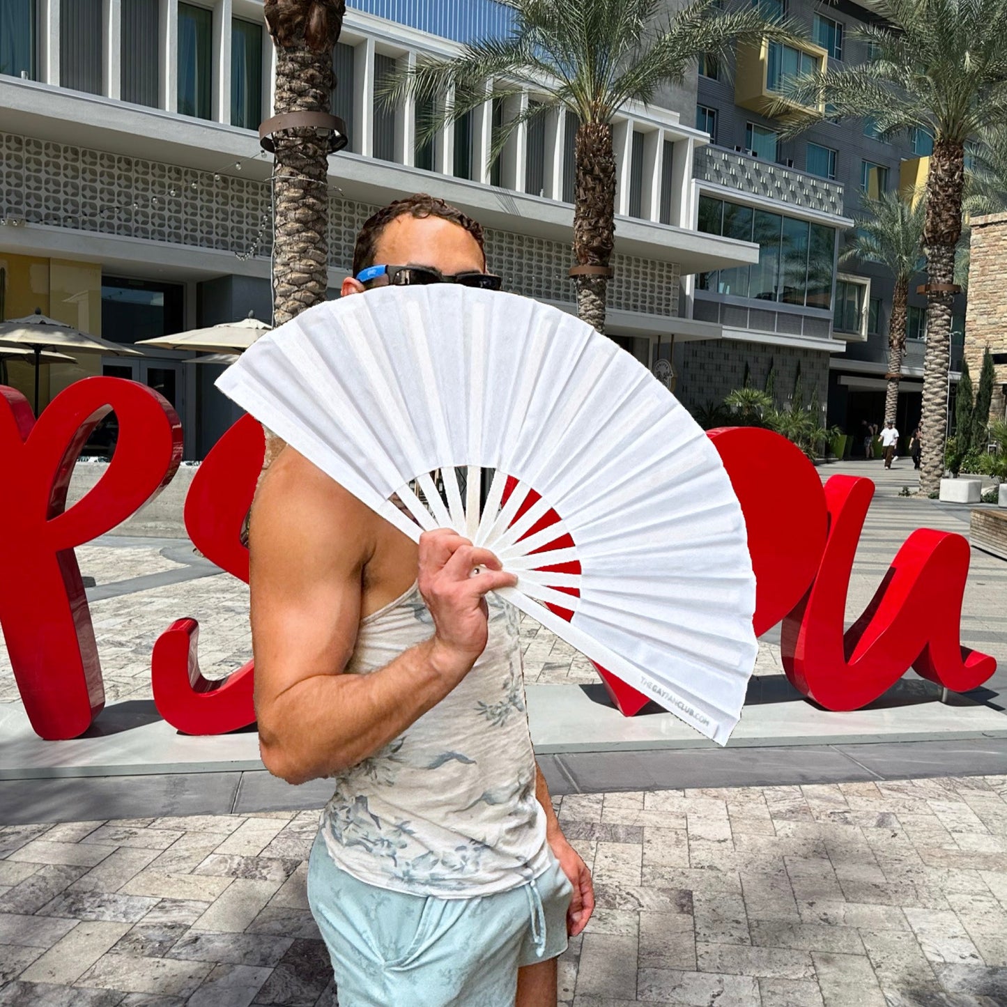 The White Fan (UV)