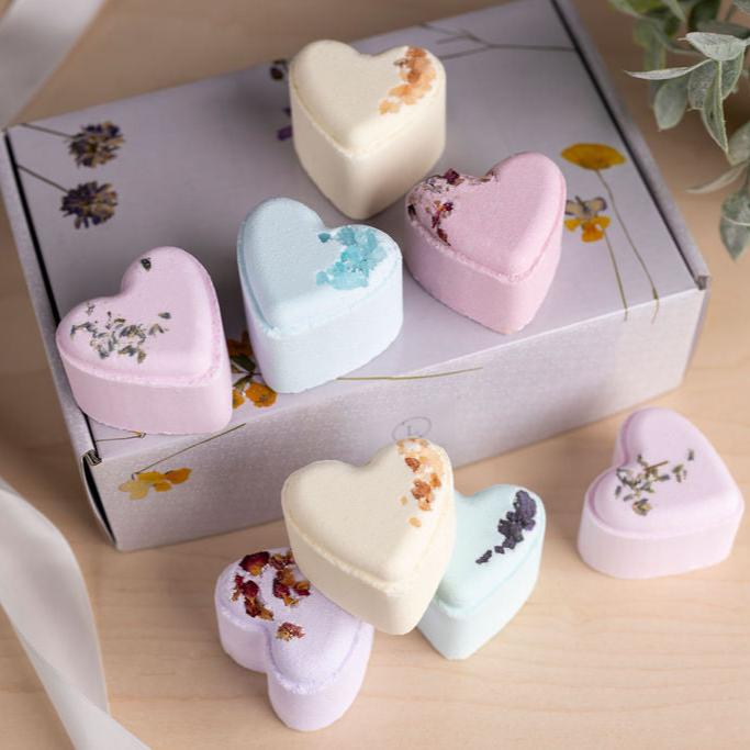 CBD - 8 Bath bombs set -  perfect for a relaxing Valentine's day bath