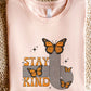 “STAY KIND”GRAPHIC TEE