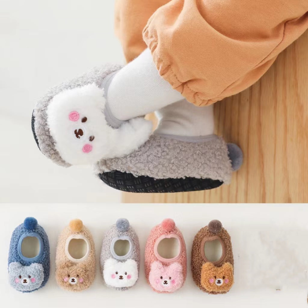 3D Cartoon Bear Patched Pattern Non-Slip Warm Shoes