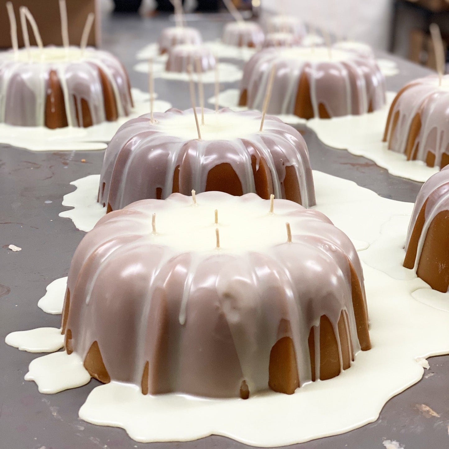 Bundt Cake Candle