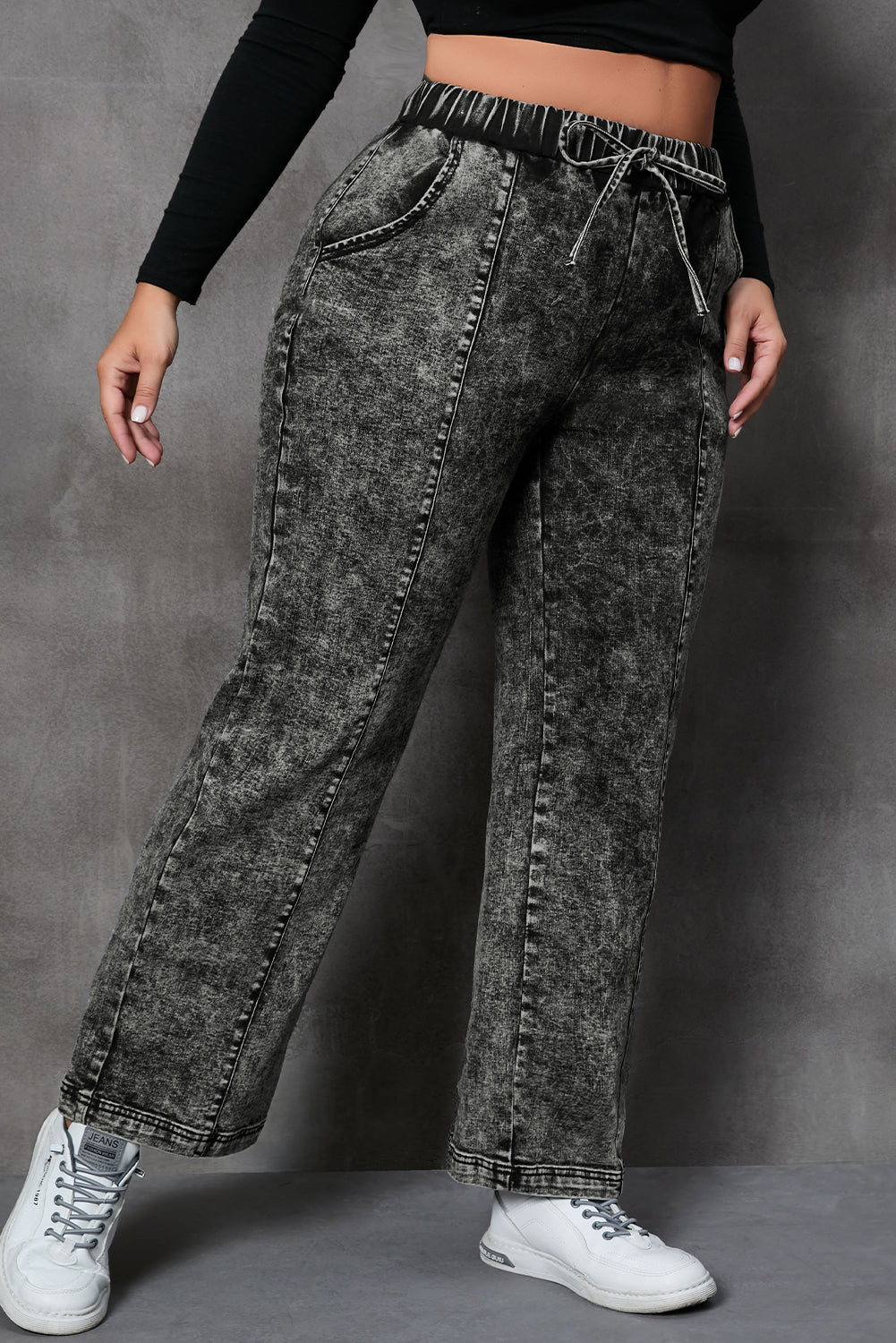 “Noa” Straight Jeans