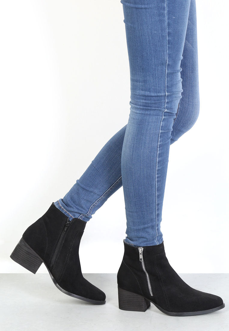 Bauena Ankle Boots With Zip Closure