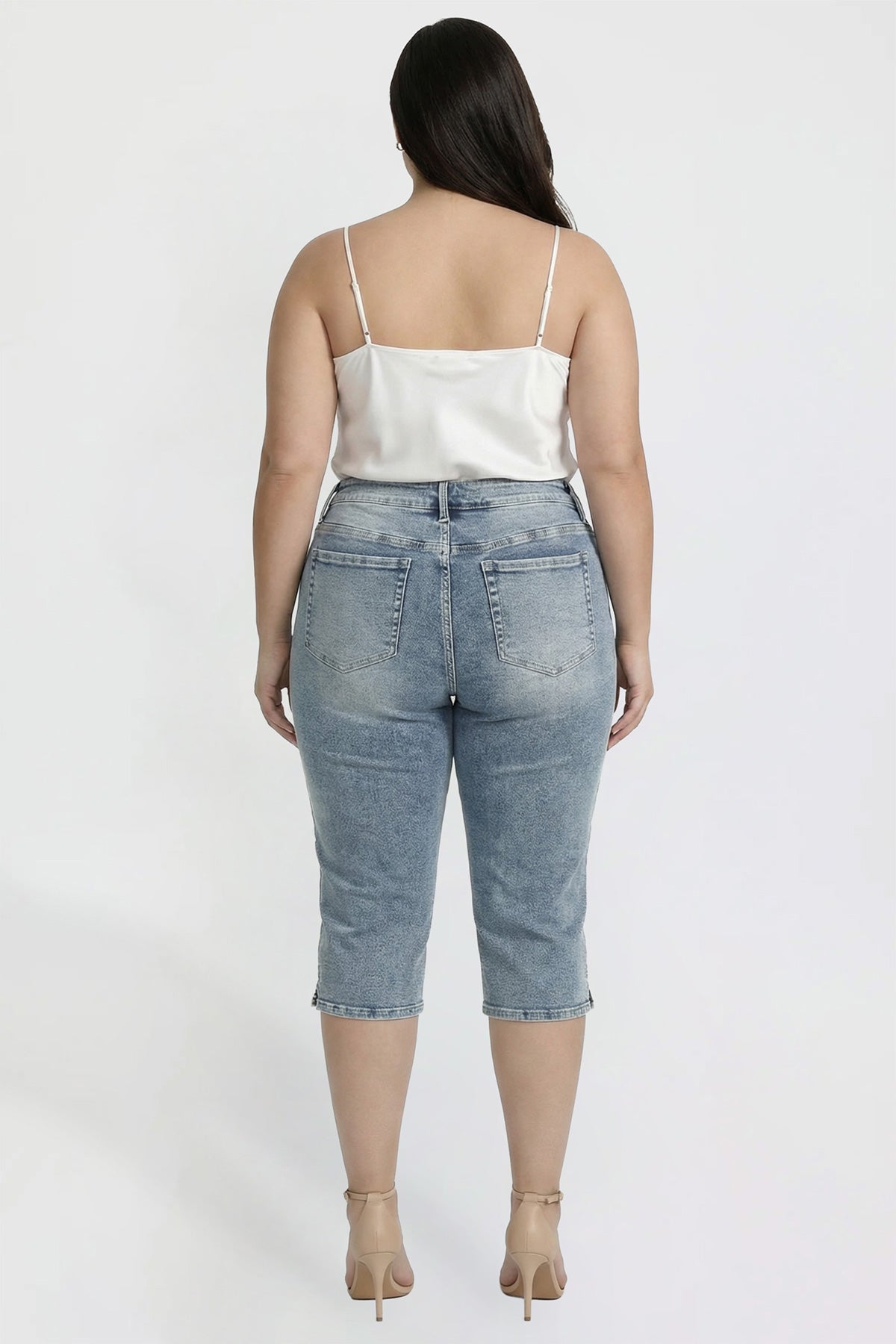 Capri with Side Slit