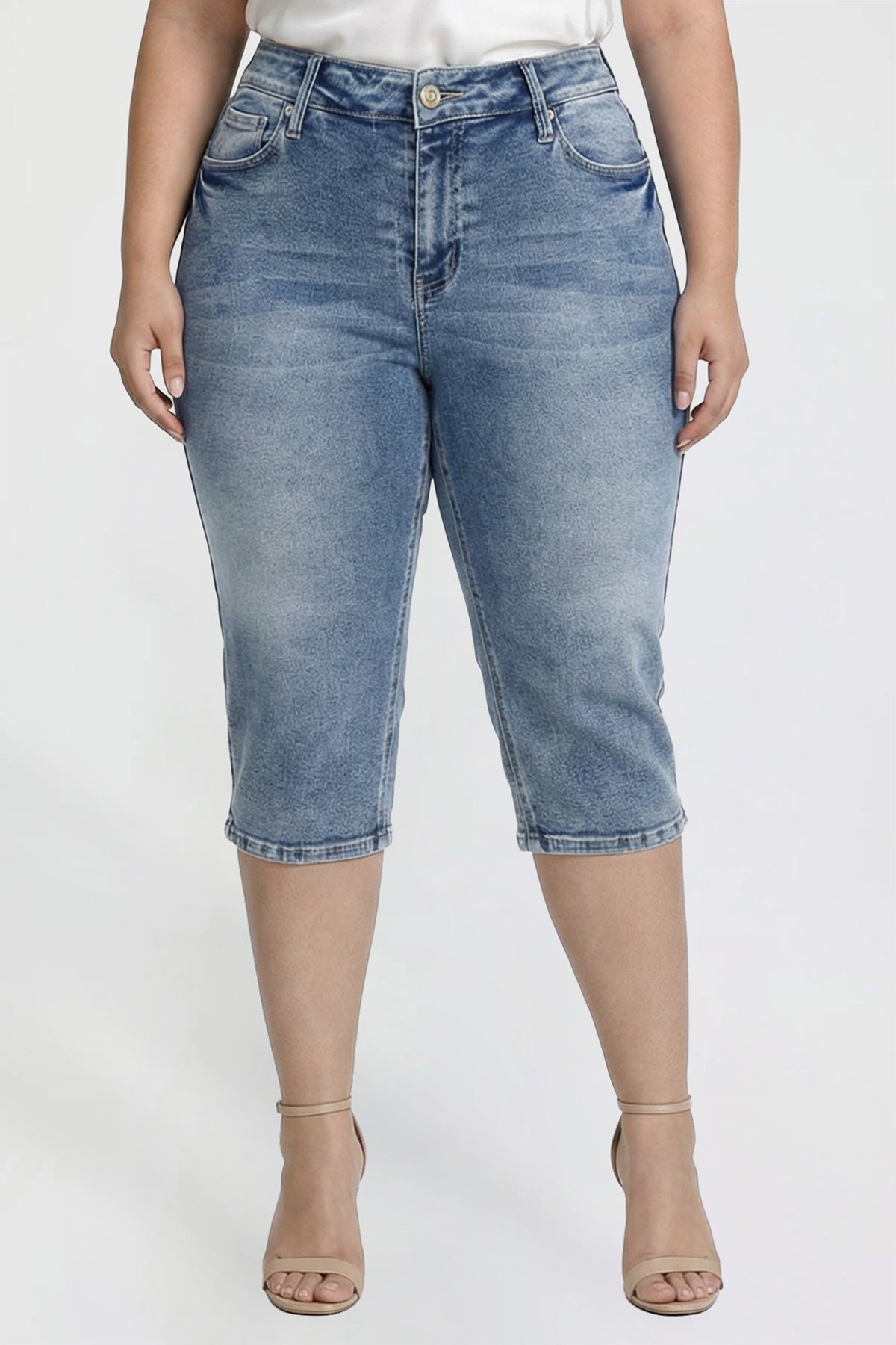 Capri with Side Slit