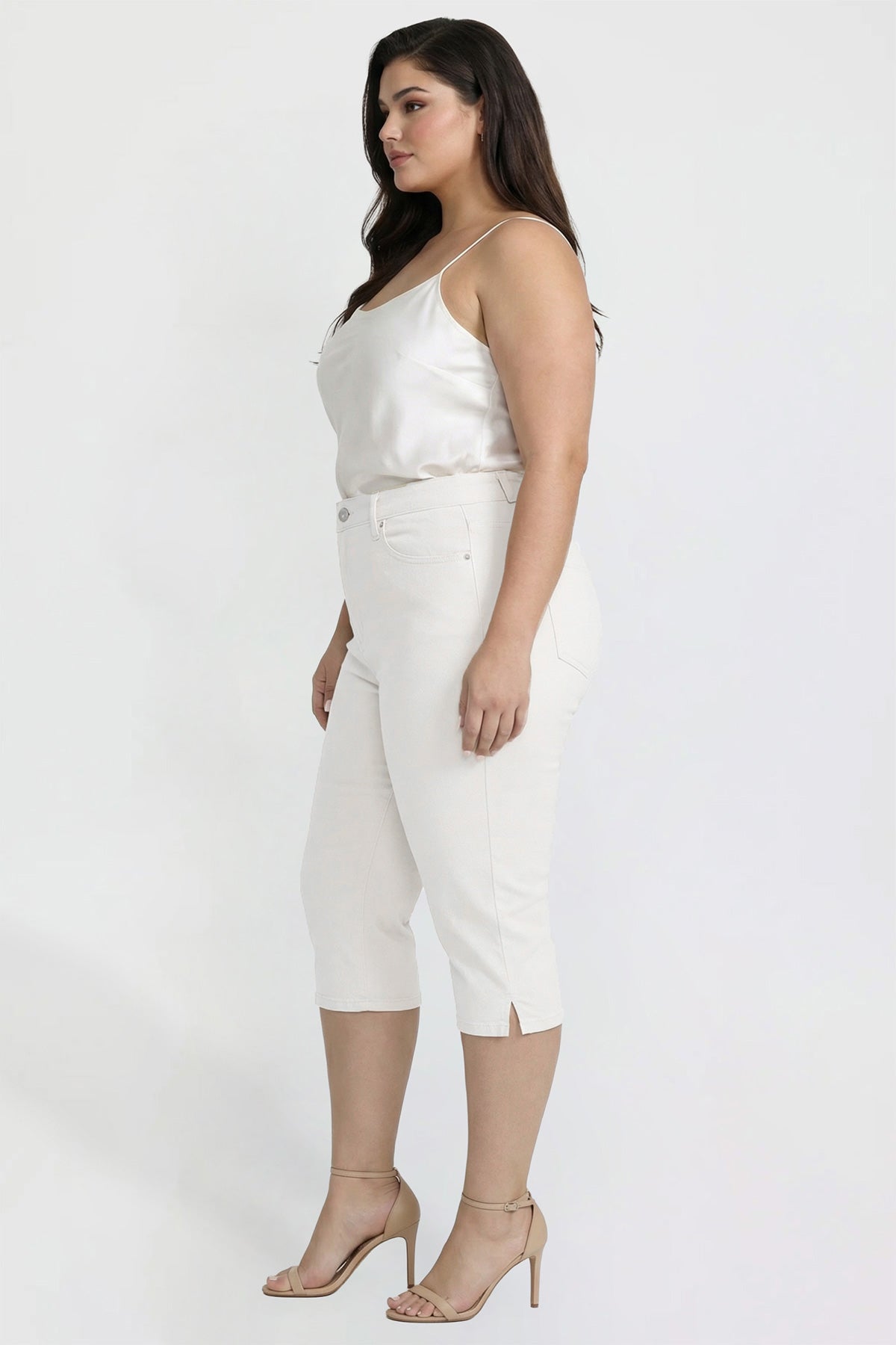 Capri with Side Slit