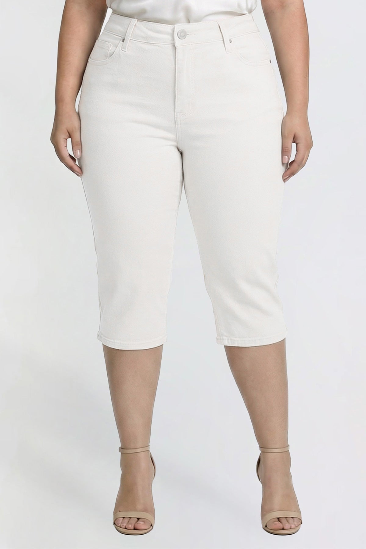Capri with Side Slit