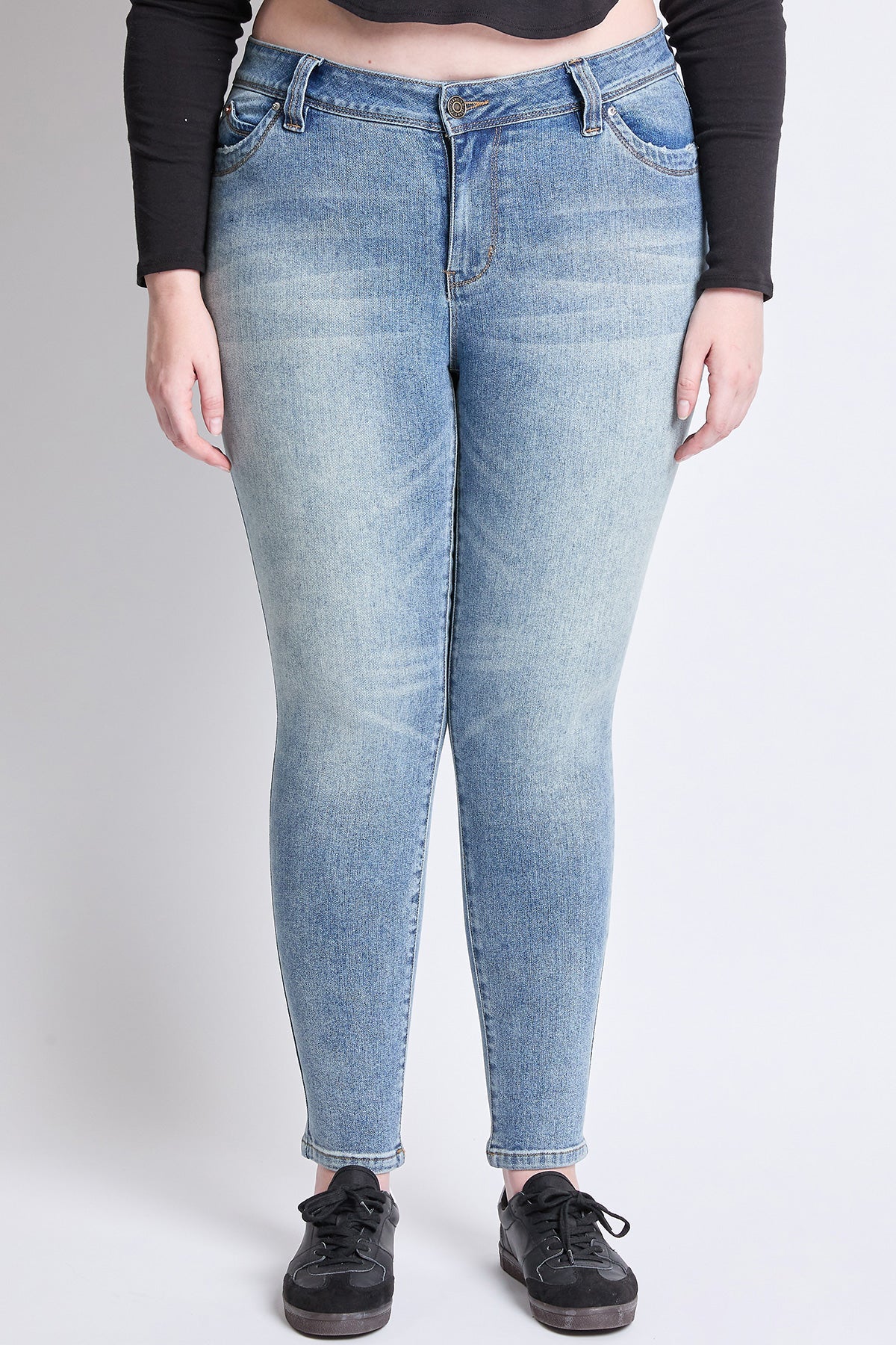 WannaBettaButt Mid Rise Embroidered Skinny Jean