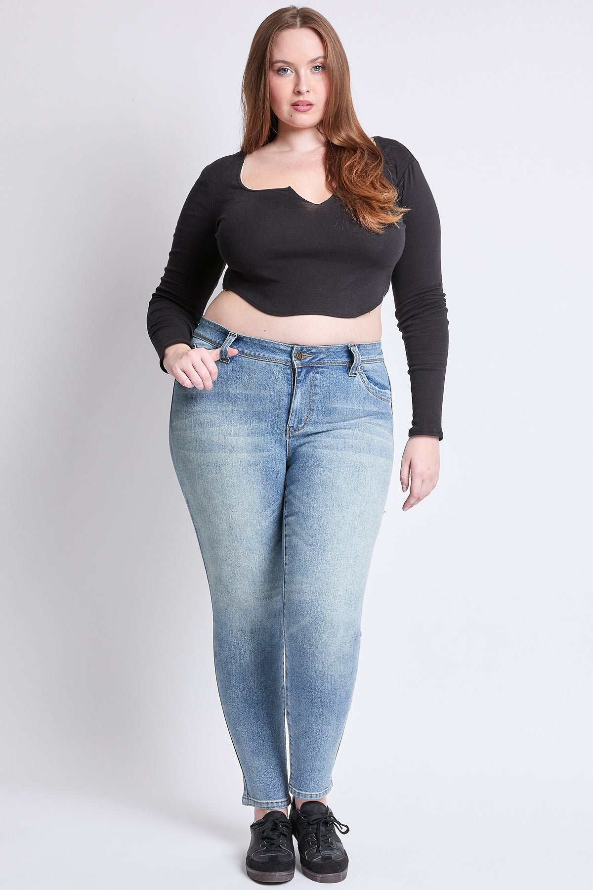 WannaBettaButt Mid Rise Embroidered Skinny Jean