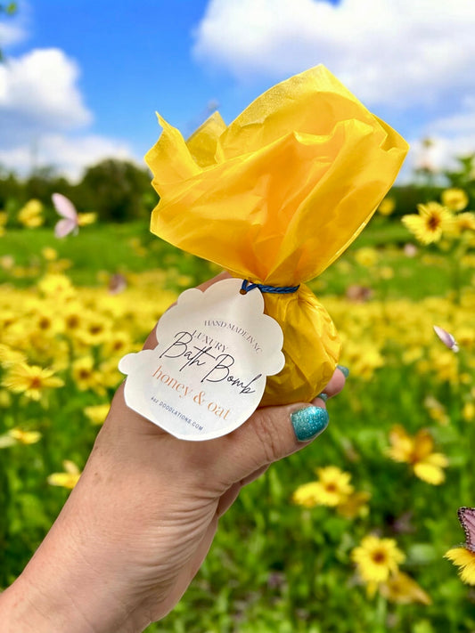 Honey & Oat Bath Bomb