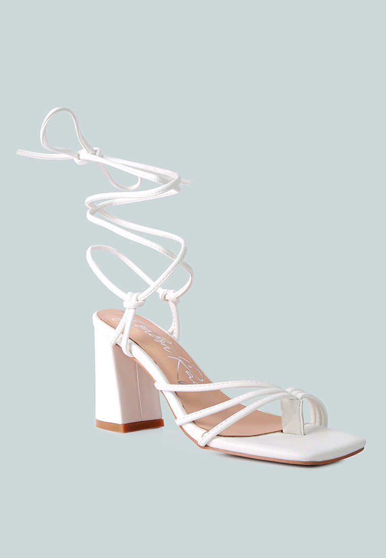 Piri Toe Ring Tie Up Block Sandals