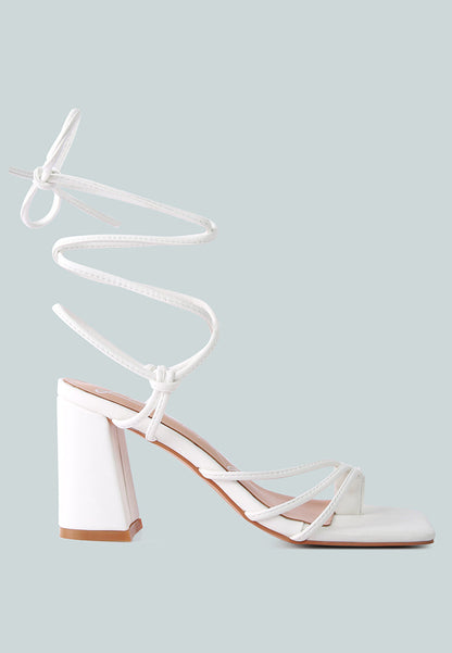 Piri Toe Ring Tie Up Block Sandals