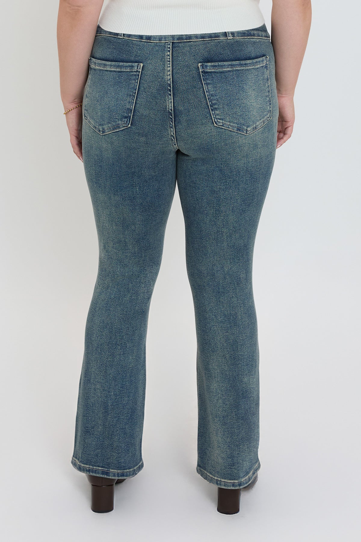 3-Button Bootcut Jeans