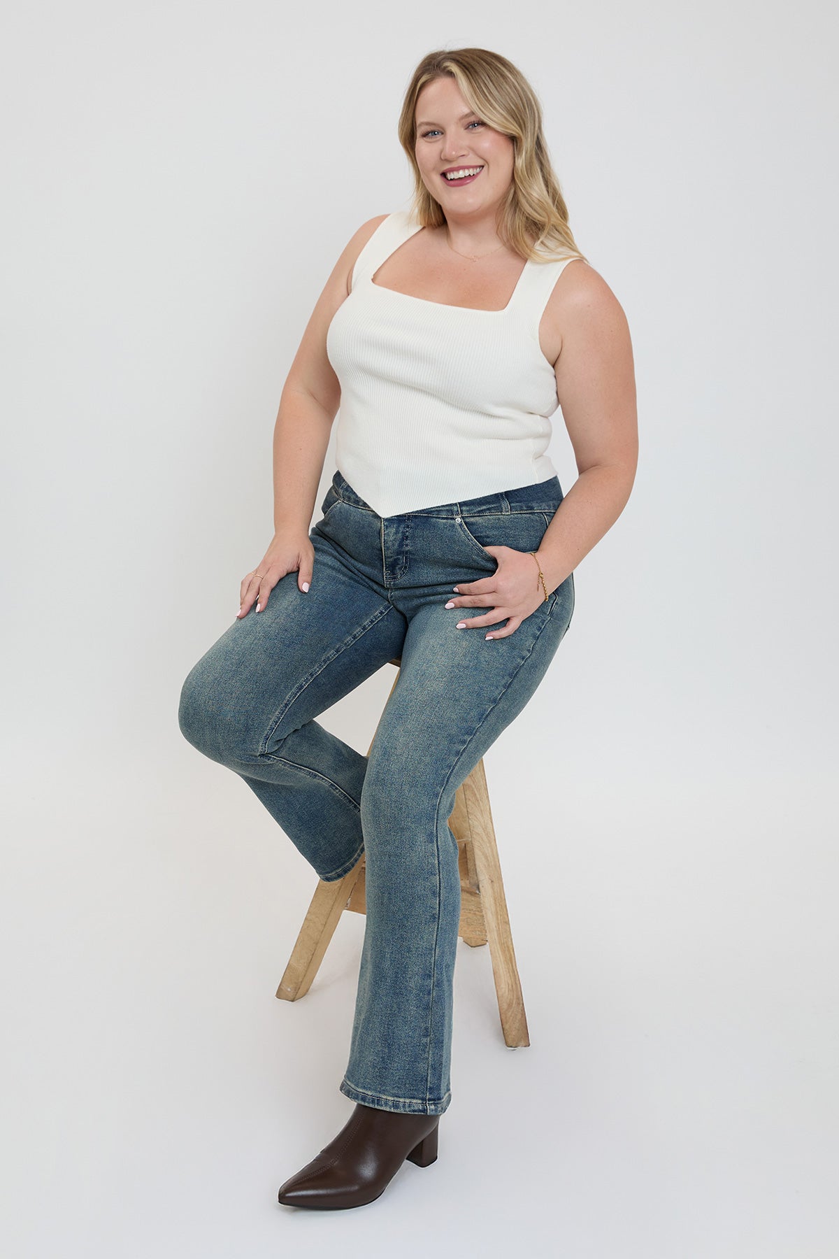 3-Button Bootcut Jeans