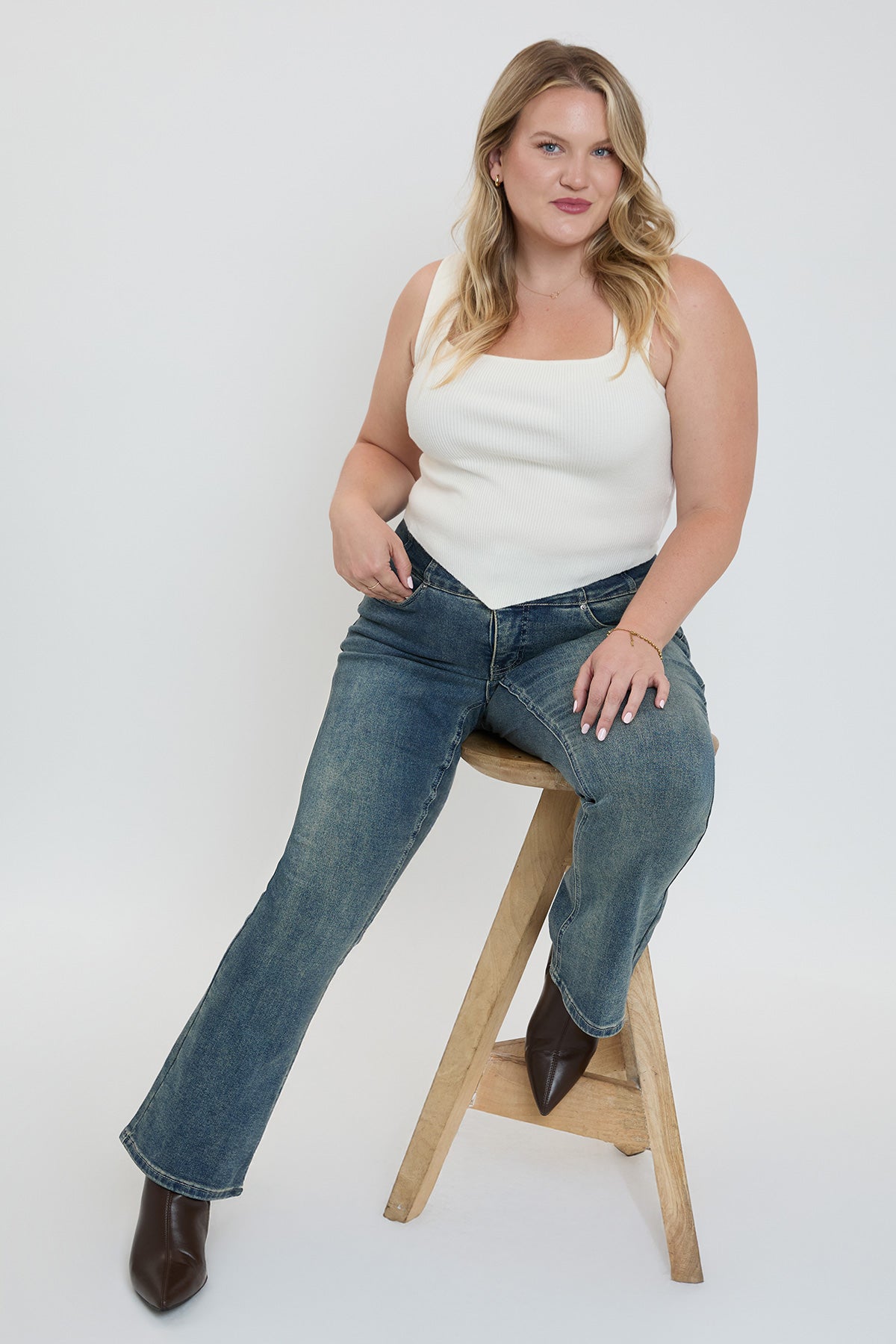 3-Button Bootcut Jeans