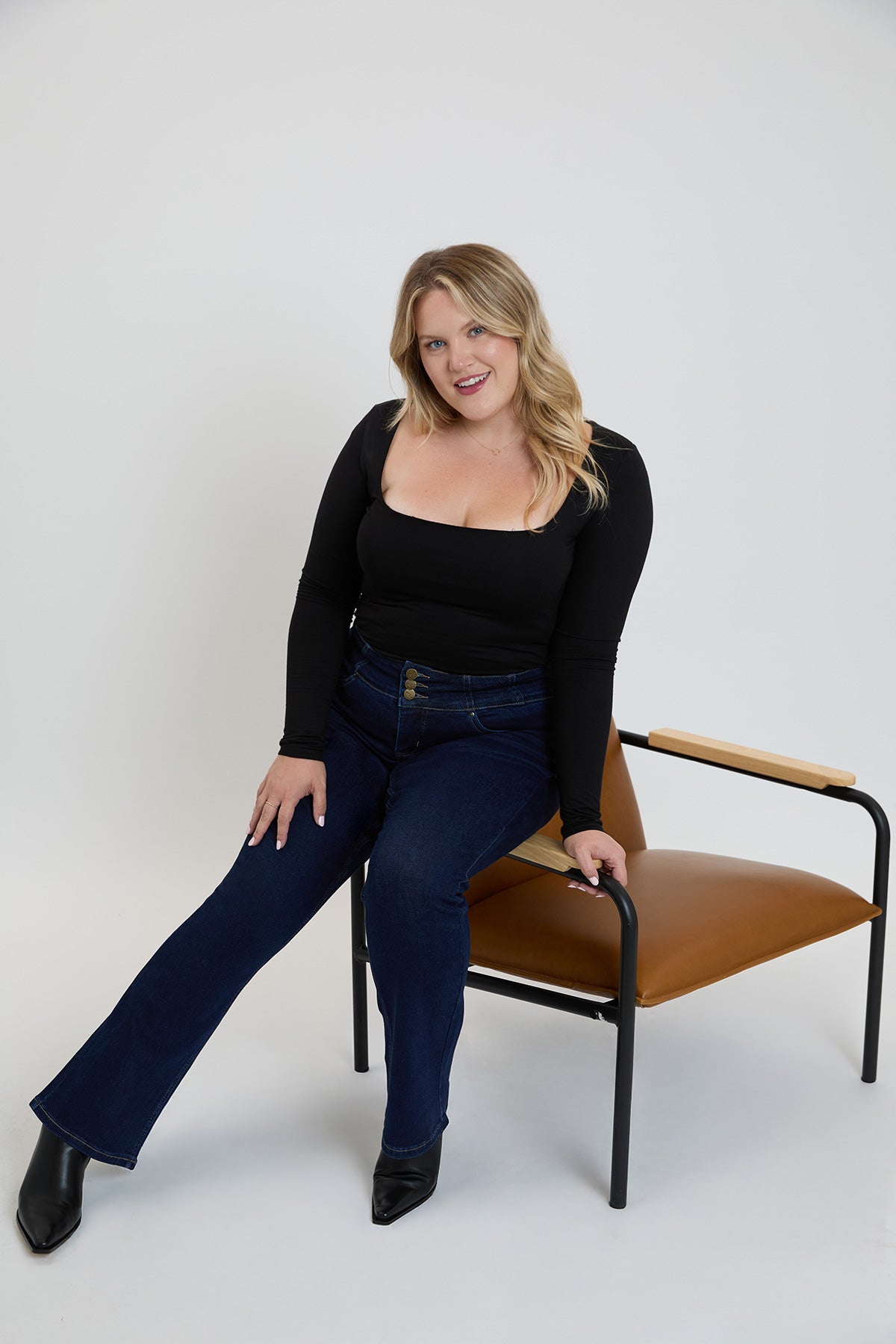 3-Button Bootcut Jeans