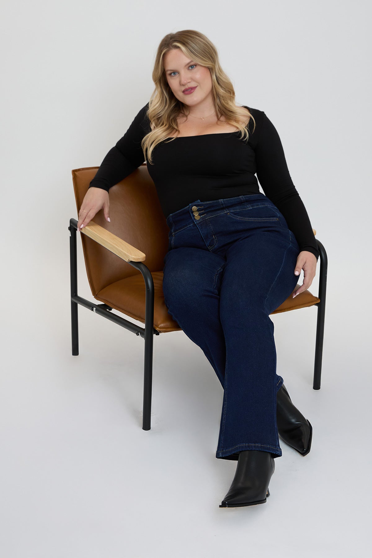3-Button Bootcut Jeans
