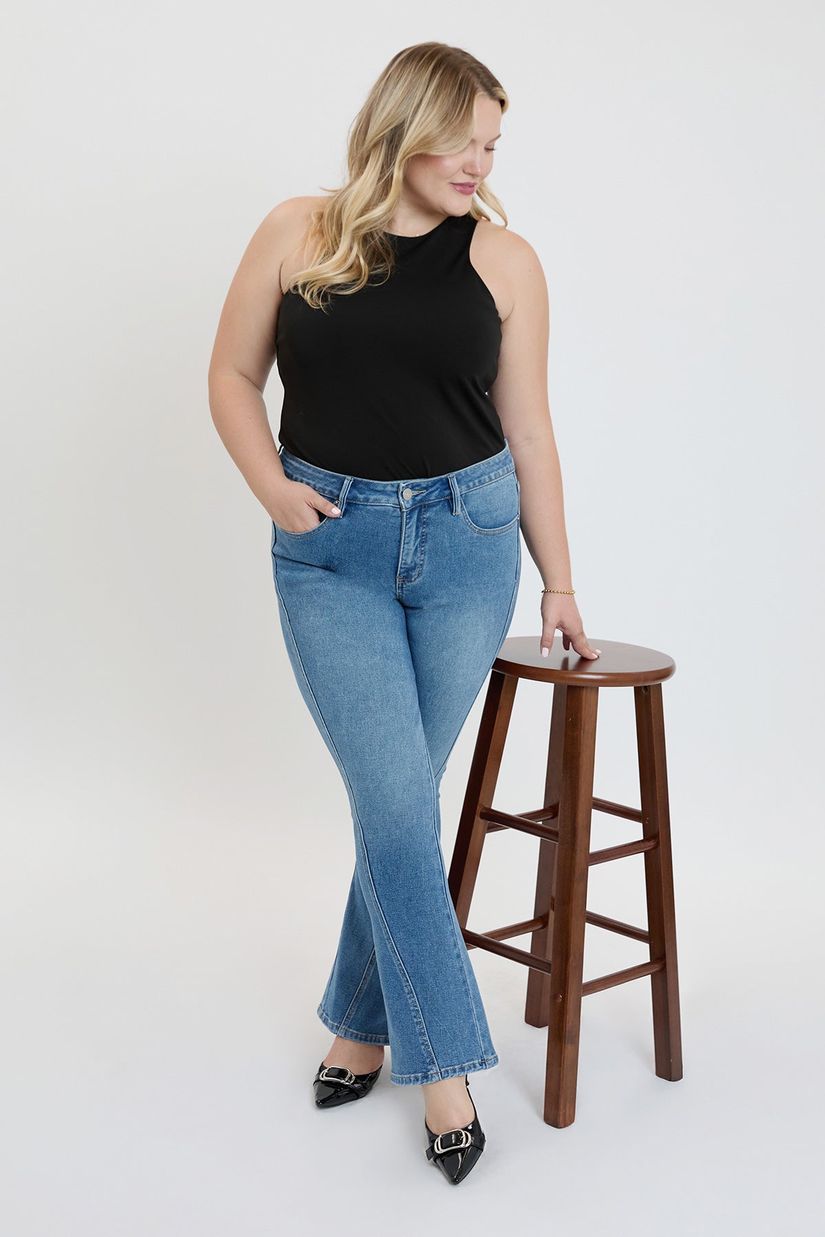 Curve Seam Flare Jeans