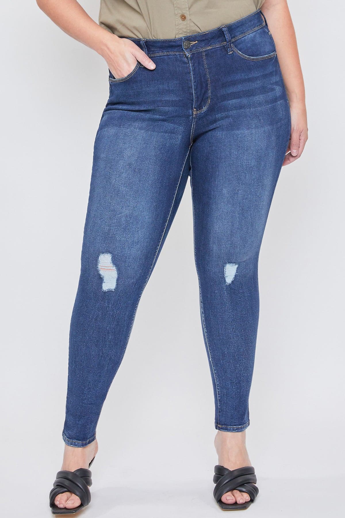 Essential High Rise Skinny Jean