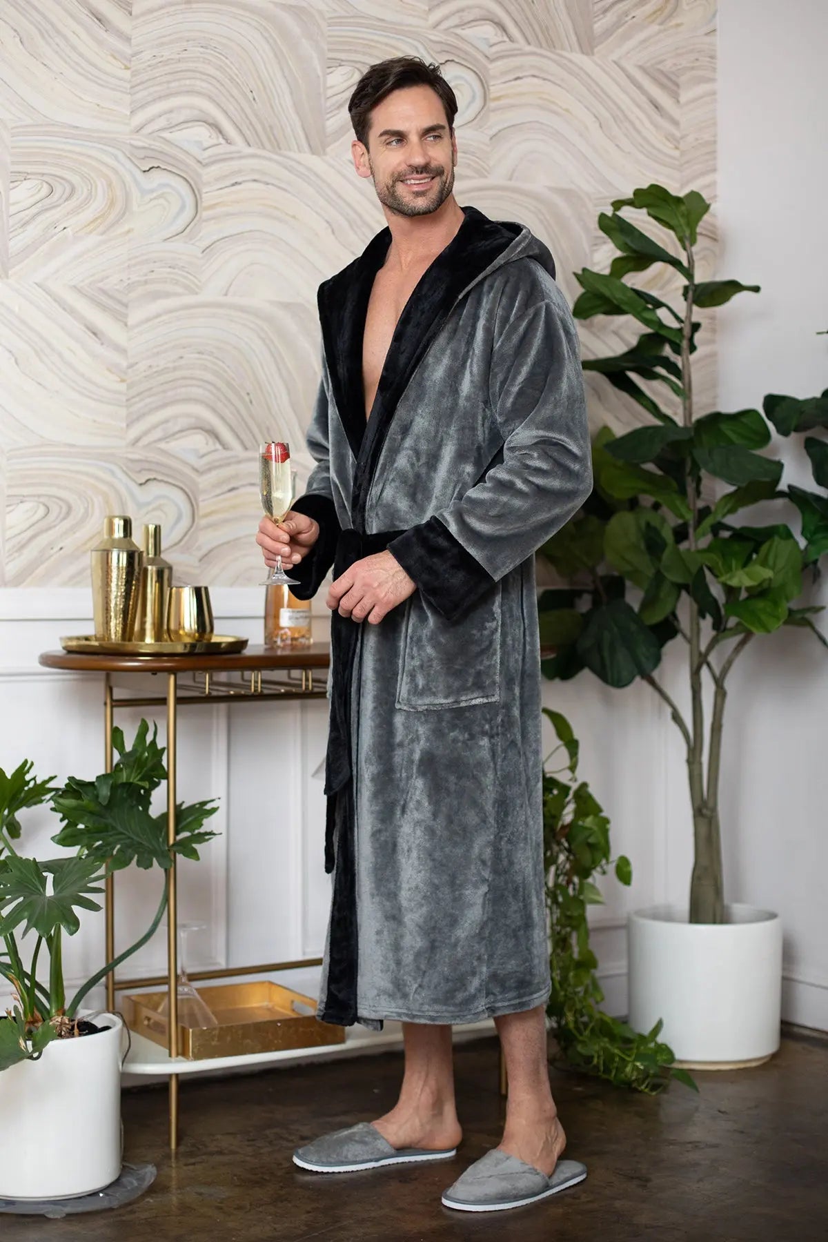 Robe with Hood – Ultra-Soft Plush Comfort for Everyday Use