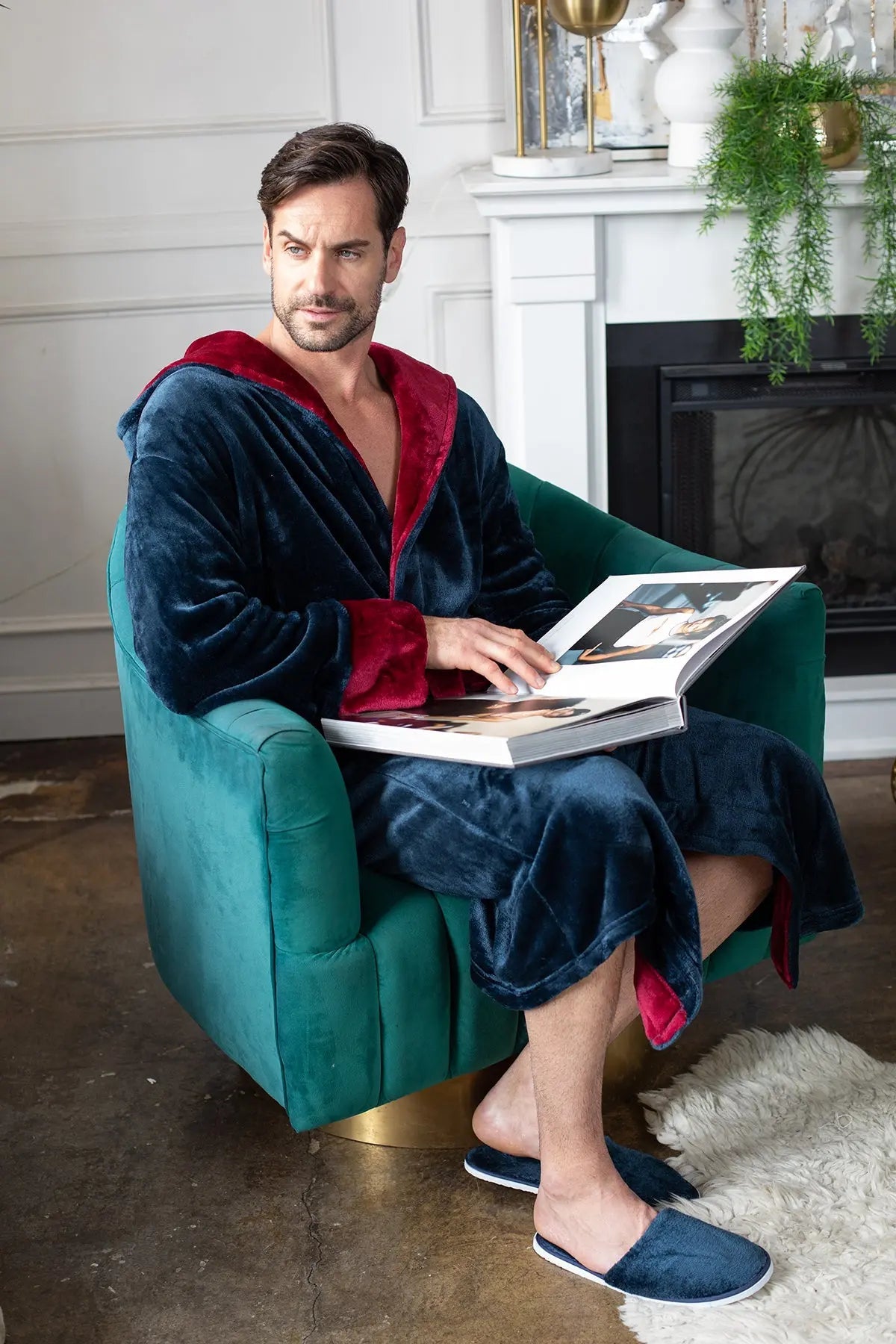 Robe with Hood – Ultra-Soft Plush Comfort for Everyday Use