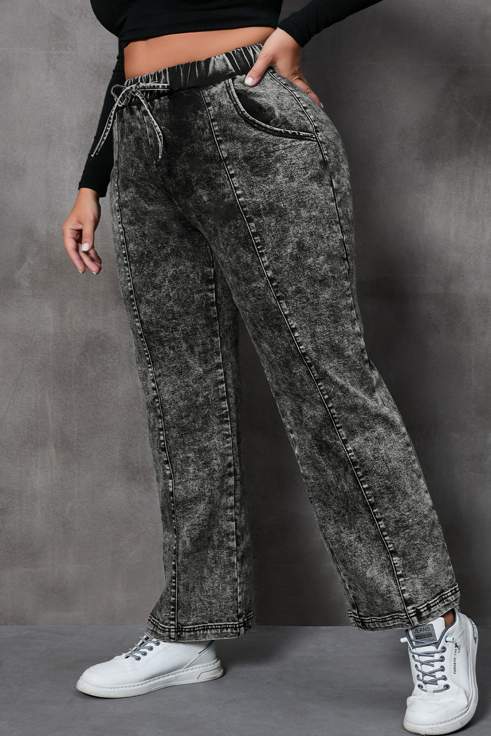 “Noa” Straight Jeans