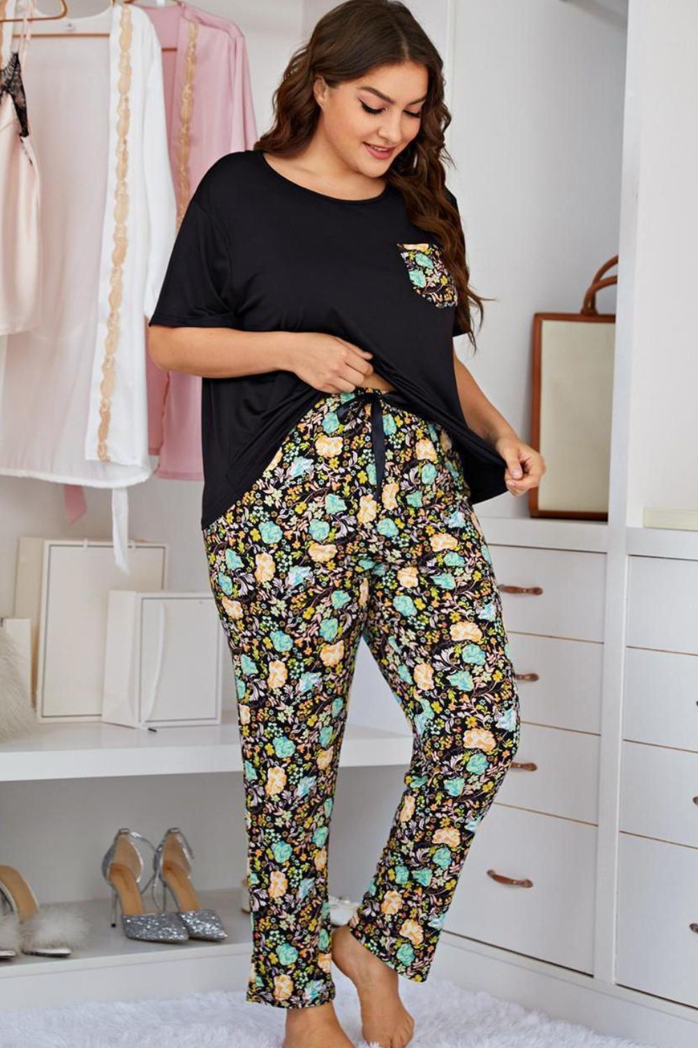 “Arts & Dreams” Lounge Set