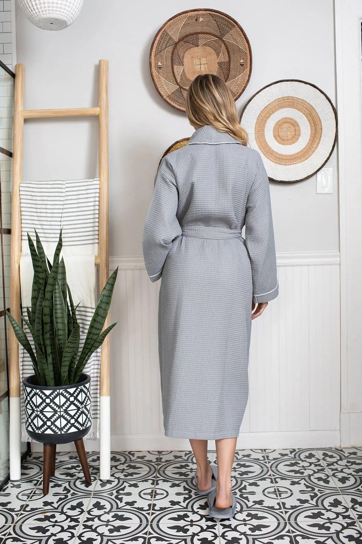 Waffle Piping Bathrobe – Lightweight Spa-Style Comfort