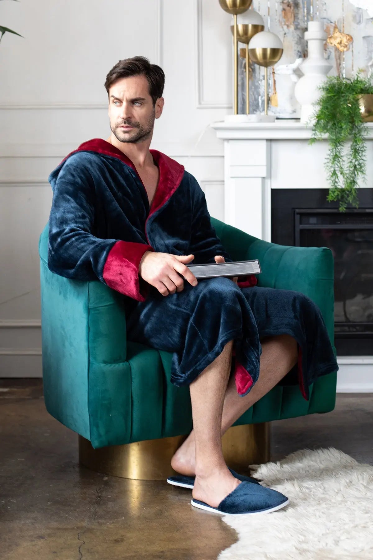 Robe with Hood – Ultra-Soft Plush Comfort for Everyday Use