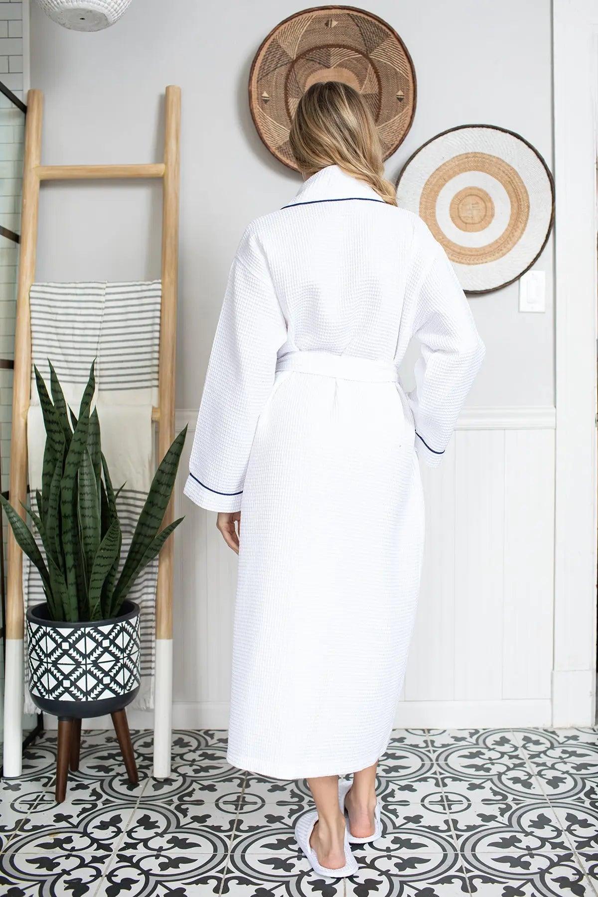 Waffle Piping Bathrobe – Lightweight Spa-Style Comfort
