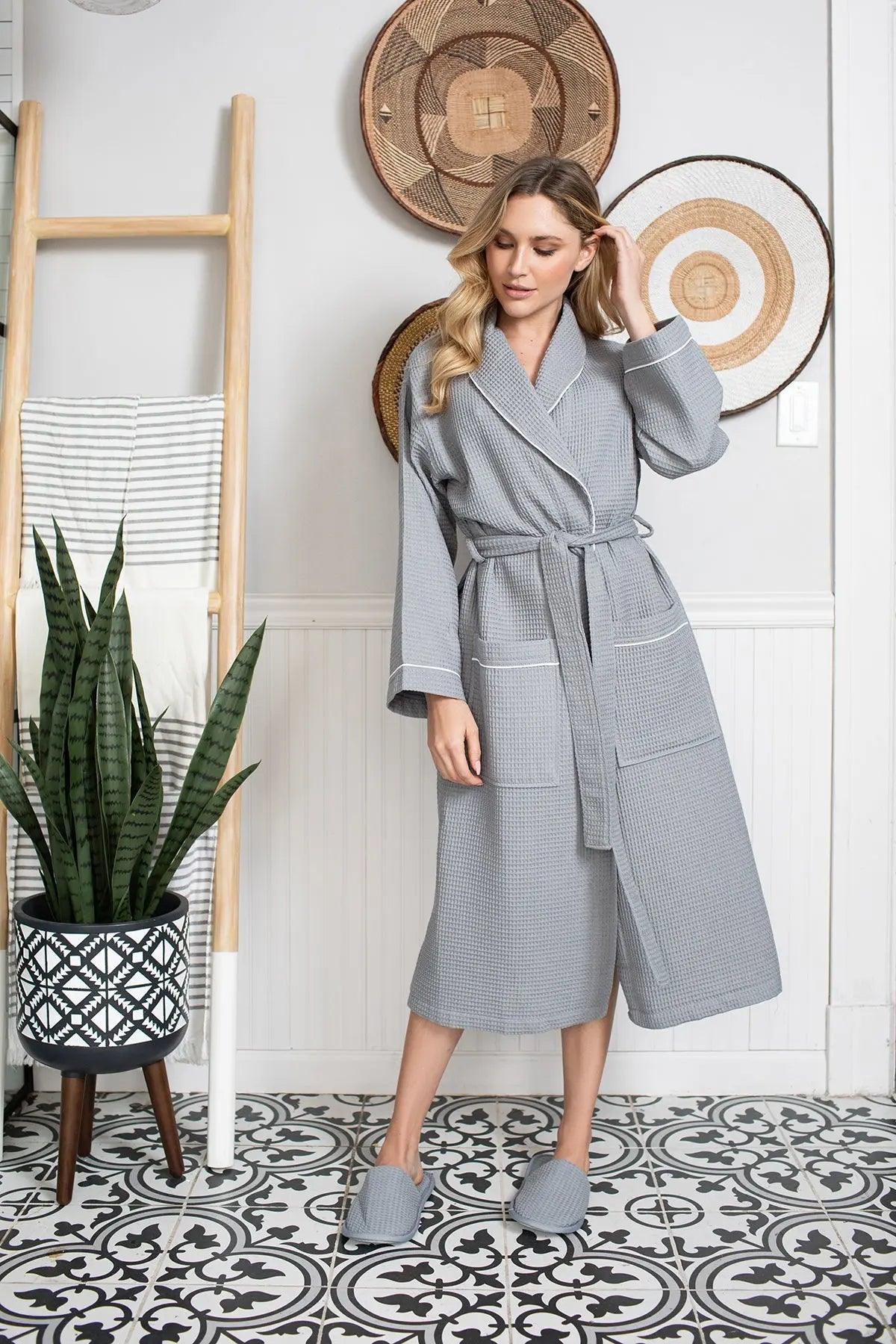 Waffle Piping Bathrobe – Lightweight Spa-Style Comfort