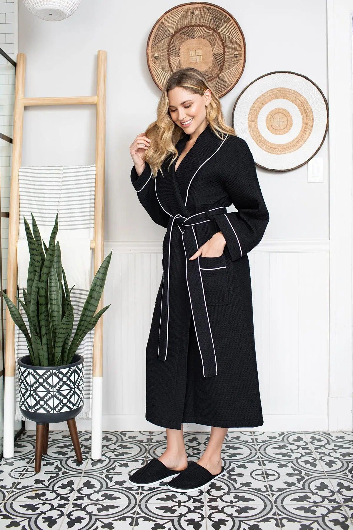 Waffle Piping Bathrobe – Lightweight Spa-Style Comfort